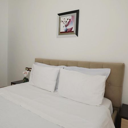 Blue Bay Apartments Саранда Екстер'єр фото