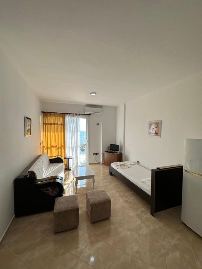 Blue Bay Apartments Саранда Екстер'єр фото