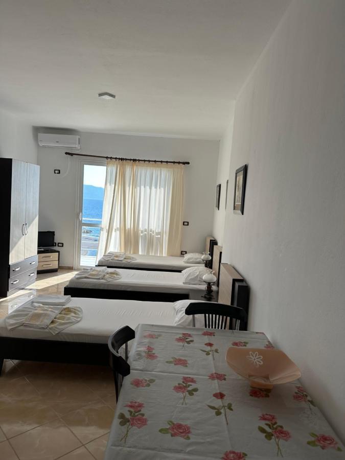 Blue Bay Apartments Саранда Екстер'єр фото