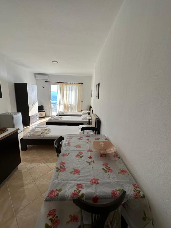 Blue Bay Apartments Саранда Екстер'єр фото