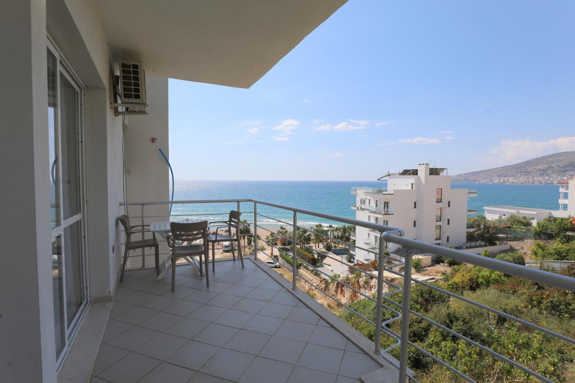 Blue Bay Apartments Саранда Екстер'єр фото