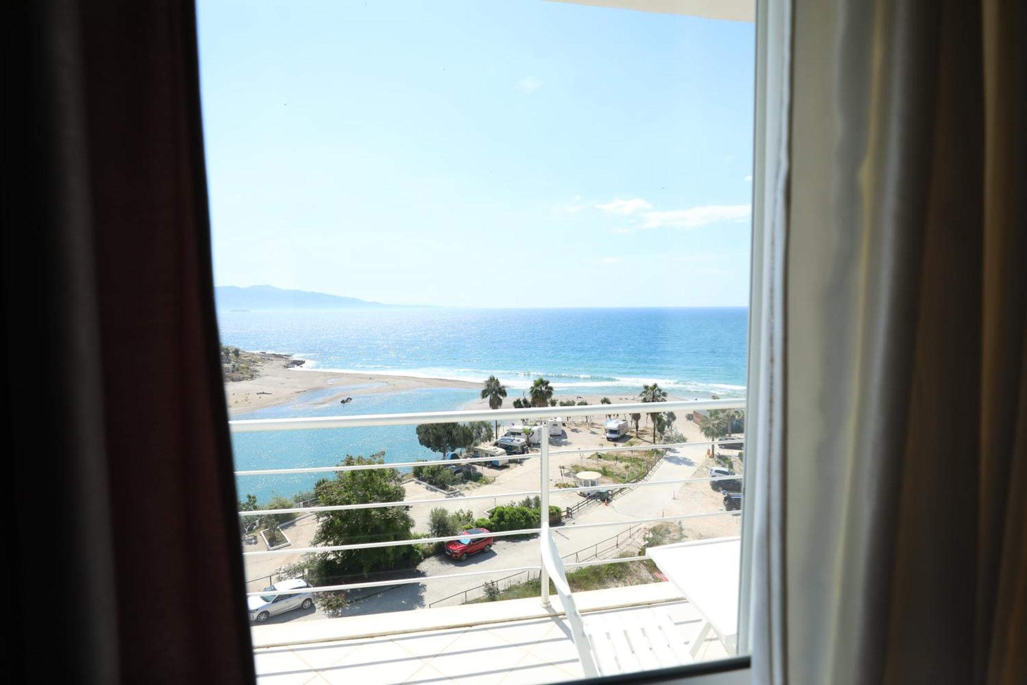 Blue Bay Apartments Саранда Екстер'єр фото