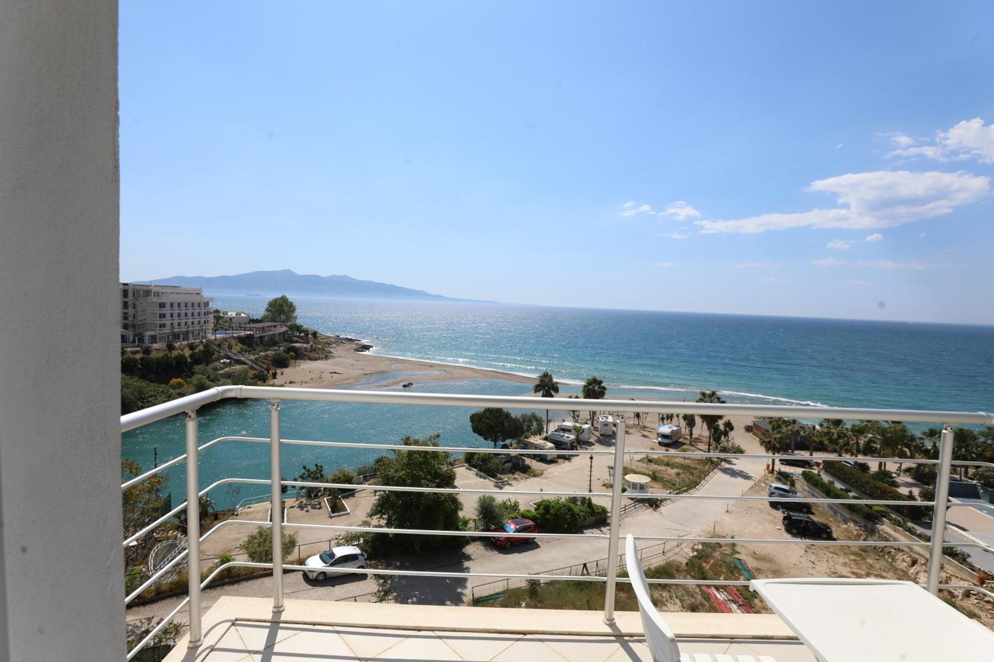 Blue Bay Apartments Саранда Екстер'єр фото