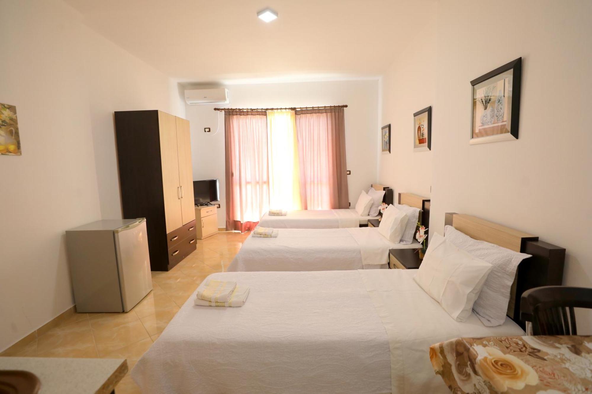 Blue Bay Apartments Саранда Екстер'єр фото