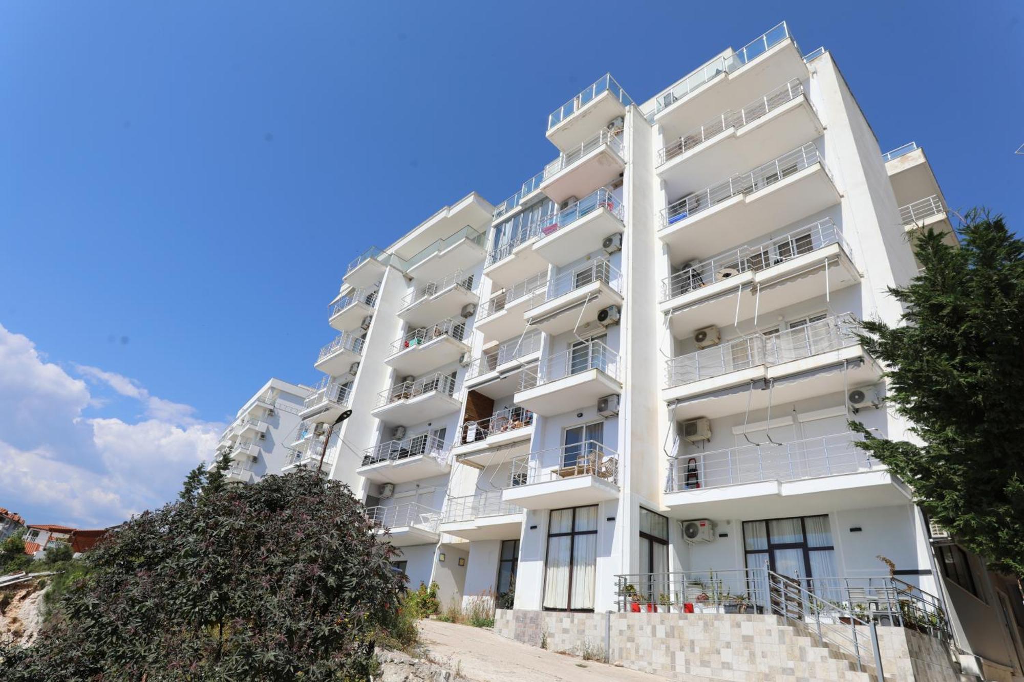 Blue Bay Apartments Саранда Екстер'єр фото