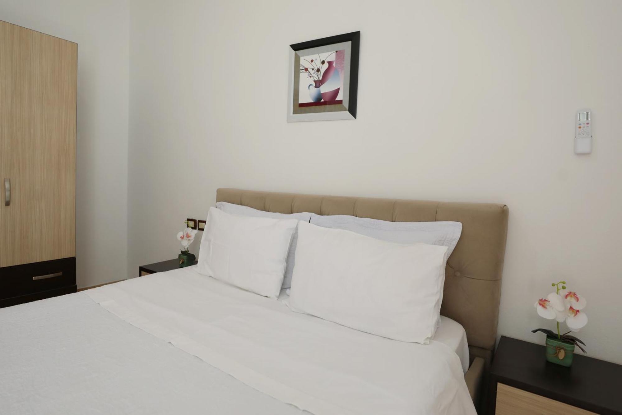 Blue Bay Apartments Саранда Екстер'єр фото